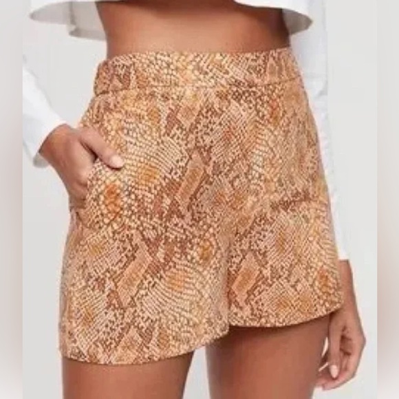 Aritzia Babaton Conan Python Print  Dress shorts with slash pockets . - Picture 1 of 9